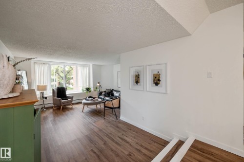 201 10743 107 Street, Edmonton, AB - Indoor