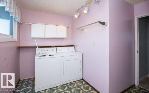 5035 51 Street, Clyde, AB - Indoor Photo Showing Laundry Room