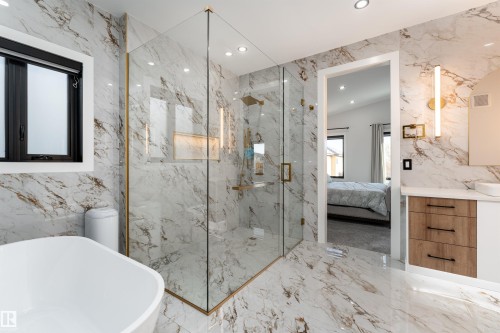 16511 8 Street, Edmonton, AB - Indoor Photo Showing Bathroom