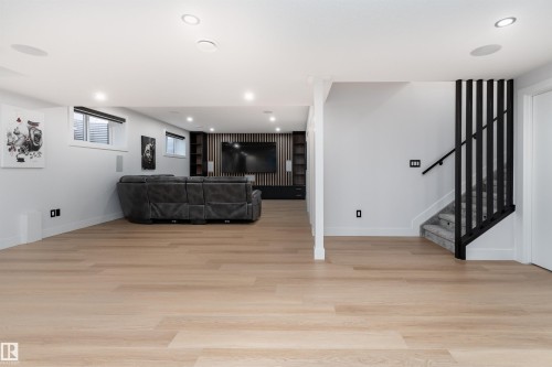 16511 8 Street, Edmonton, AB - Indoor Photo Showing Other Room