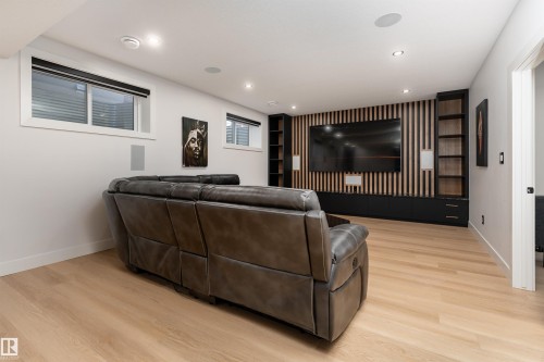 16511 8 Street, Edmonton, AB - Indoor