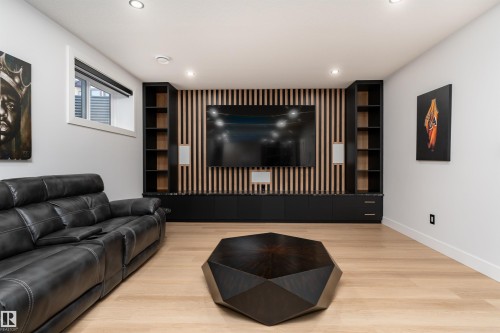 16511 8 Street, Edmonton, AB - Indoor Photo Showing Living Room