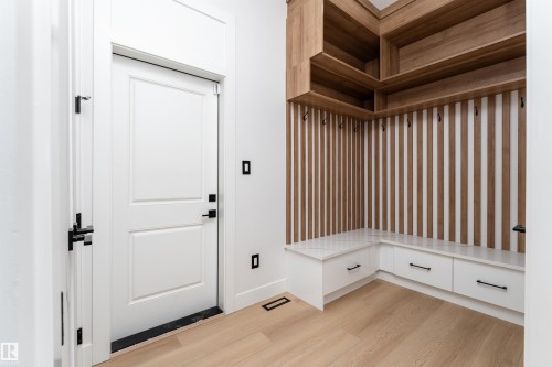 16511 8 Street, Edmonton, AB - Indoor Photo Showing Other Room