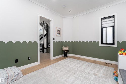 16511 8 Street, Edmonton, AB - Indoor