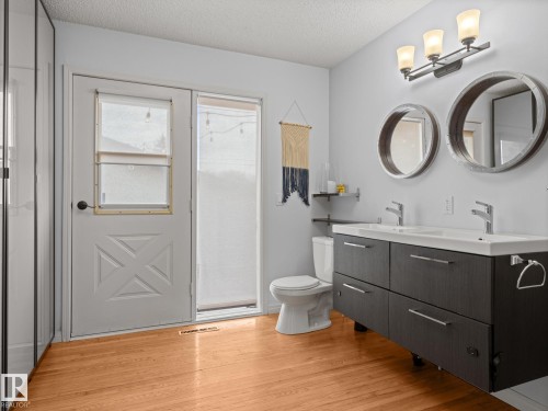 10956 164 Street, Edmonton, AB - Indoor Photo Showing Bathroom
