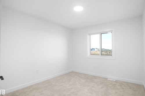 14 Axelwood Crescent, Spruce Grove, AB - Indoor Photo Showing Other Room