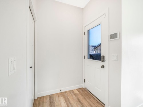 6693 Cardinal Road, Edmonton, AB - Indoor Photo Showing Other Room