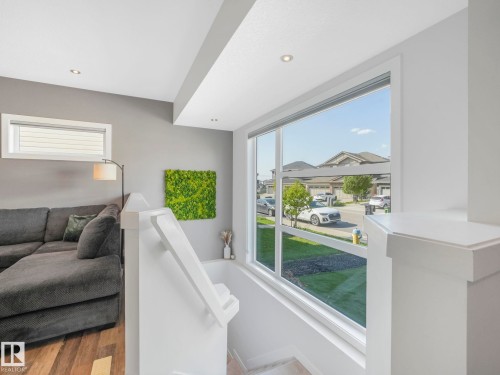 6693 Cardinal Road, Edmonton, AB - Indoor