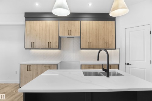 12 Axelwood Crescent, Spruce Grove, AB - Indoor Photo Showing Kitchen With Double Sink With Upgraded Kitchen