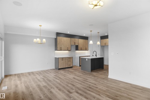 12 Axelwood Crescent, Spruce Grove, AB - Indoor Photo Showing Kitchen