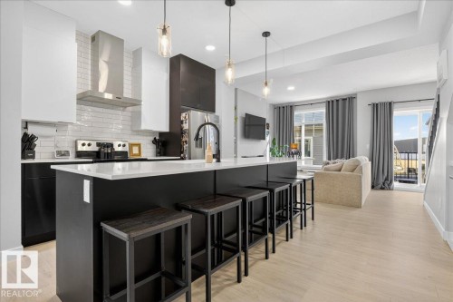 12 6214 Cartmell Court, Edmonton, AB - Indoor Photo Showing Kitchen With Upgraded Kitchen