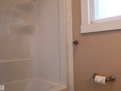 4604 54 Ave, Barrhead, AB - Indoor Photo Showing Bathroom