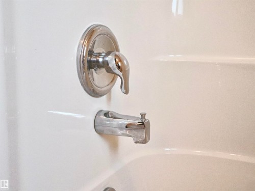 4604 54 Ave, Barrhead, AB - Indoor Photo Showing Bathroom