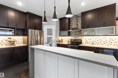 2122 Glenridding Way, Edmonton, AB - Indoor Photo Showing Kitchen With Upgraded Kitchen