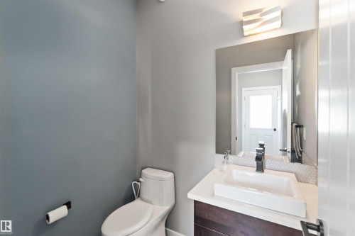 2122 Glenridding Way, Edmonton, AB - Indoor Photo Showing Bathroom