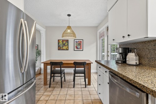 11006 154 Street, Edmonton, AB - Indoor Photo Showing Kitchen