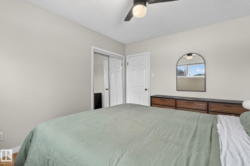11006 154 Street, Edmonton, AB - Indoor Photo Showing Bedroom
