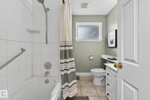 11006 154 Street, Edmonton, AB - Indoor Photo Showing Bathroom