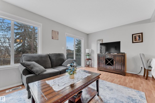 53 14603 Miller Boulevard, Edmonton, AB - Indoor Photo Showing Living Room