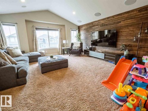 1618 Wates Close, Edmonton, AB - Indoor Photo Showing Living Room