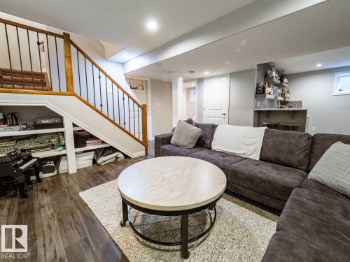 1618 Wates Close, Edmonton, AB - Indoor Photo Showing Living Room