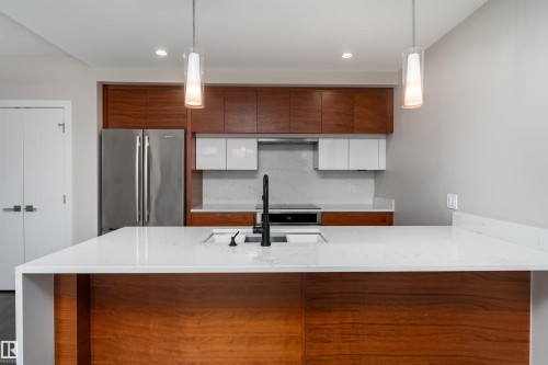 204 11710 87 Avenue, Edmonton, AB - Indoor Photo Showing Kitchen With Stainless Steel Kitchen With Upgraded Kitchen