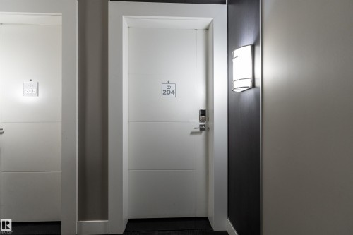 204 11710 87 Avenue, Edmonton, AB - Indoor Photo Showing Other Room