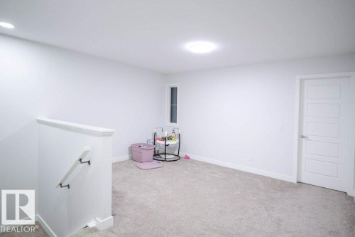 129 Paisley Gate Gate, Edmonton, AB - Indoor Photo Showing Other Room