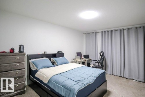 129 Paisley Gate Gate, Edmonton, AB - Indoor Photo Showing Bedroom