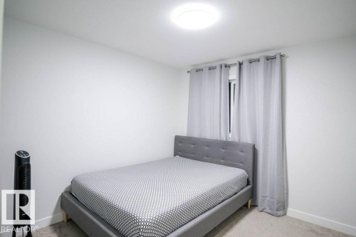129 Paisley Gate Gate, Edmonton, AB - Indoor Photo Showing Bedroom