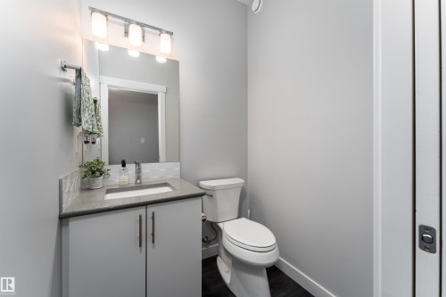 17713 73A Street, Edmonton, AB - Indoor Photo Showing Bathroom