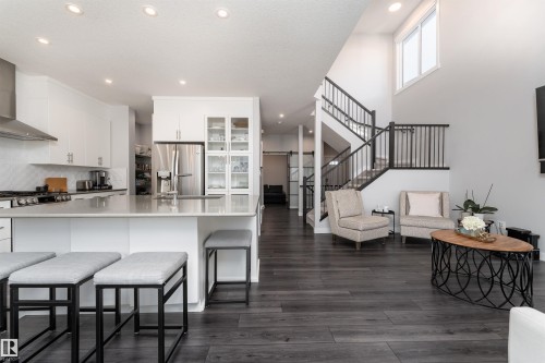 17713 73A Street, Edmonton, AB - Indoor Photo Showing Kitchen With Upgraded Kitchen