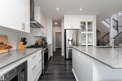 17713 73A Street, Edmonton, AB - Indoor Photo Showing Kitchen With Upgraded Kitchen