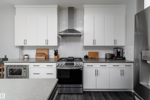 17713 73A Street, Edmonton, AB - Indoor Photo Showing Kitchen