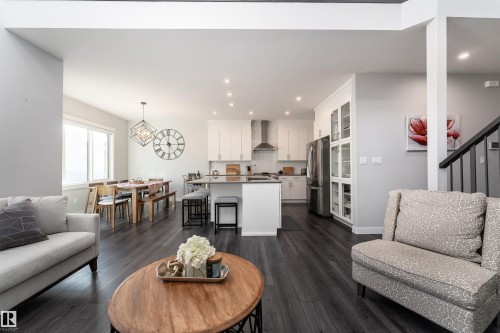 17713 73A Street, Edmonton, AB - Indoor Photo Showing Living Room