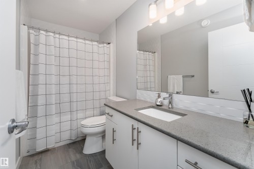 17713 73A Street, Edmonton, AB - Indoor Photo Showing Bathroom