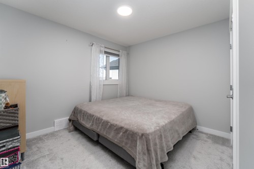 17713 73A Street, Edmonton, AB - Indoor Photo Showing Bedroom