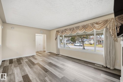 9227 79 Street, Edmonton, AB - Indoor Photo Showing Other Room
