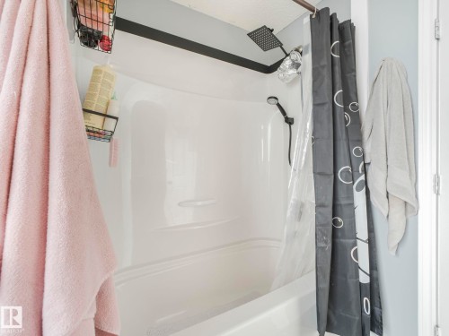 429 Westview Close Nw, Edmonton, AB - Indoor Photo Showing Bathroom