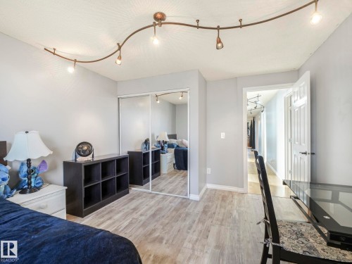 429 Westview Close Nw, Edmonton, AB - Indoor Photo Showing Bedroom