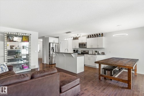 17130 7A Avenue, Edmonton, AB - Indoor Photo Showing Other Room