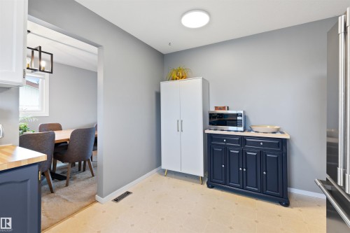 16717 109A Street, Edmonton, AB - Indoor