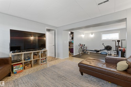 16717 109A Street, Edmonton, AB - Indoor