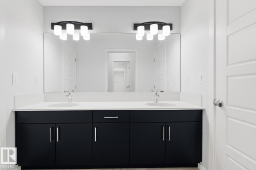 20418 16A Avenue, Edmonton, AB - Indoor Photo Showing Bathroom