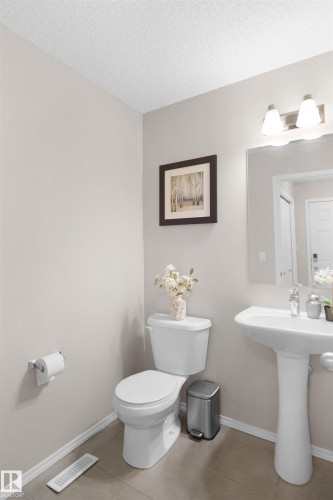 287 Allard Boulevard, Edmonton, AB - Indoor Photo Showing Bathroom