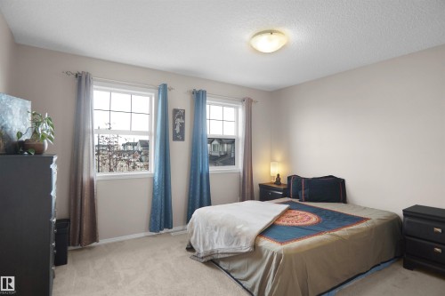 287 Allard Boulevard, Edmonton, AB - Indoor Photo Showing Bedroom