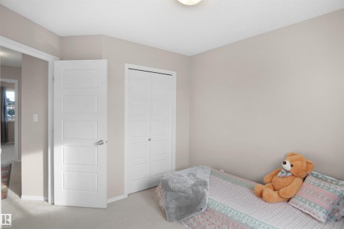 287 Allard Boulevard, Edmonton, AB - Indoor Photo Showing Bedroom