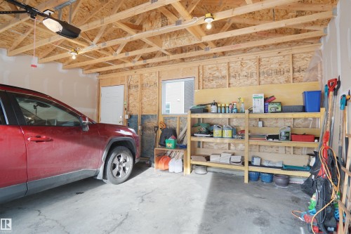 287 Allard Boulevard, Edmonton, AB - Indoor Photo Showing Garage