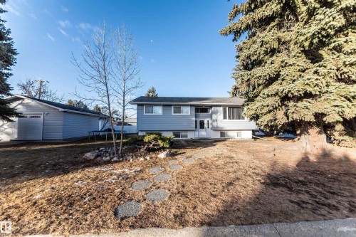 26 Dorchester Road, Spruce Grove, AB - Outdoor