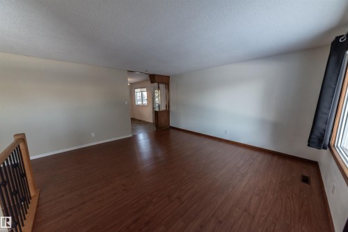 26 Dorchester Road, Spruce Grove, AB - Indoor Photo Showing Other Room